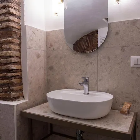 La Grotta Di Ottavia *